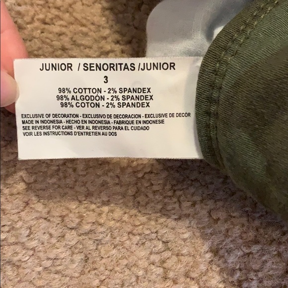 L.E.I. Ashley Low Rise camo shorts sz 3 - Picture 4 of 4